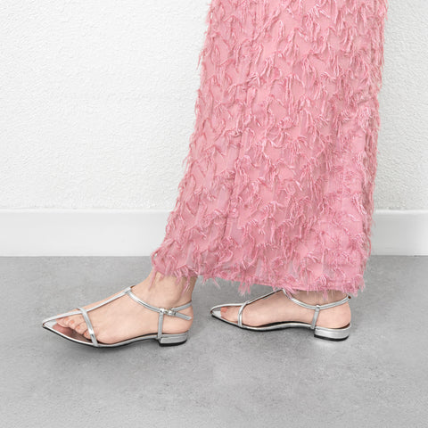 30%OFF：2025SS：Tストラップ ポインテッド フラットサンダル（m17001）シルバー/mamian（マミアン）